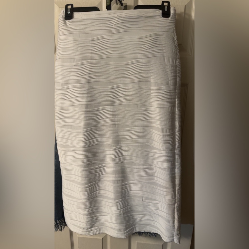 SHEIN White Textured Pencil Skirt